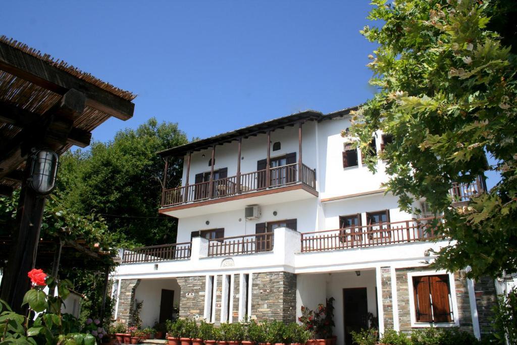 Hotel Vrionis Agios Dimitrios  Bagian luar foto